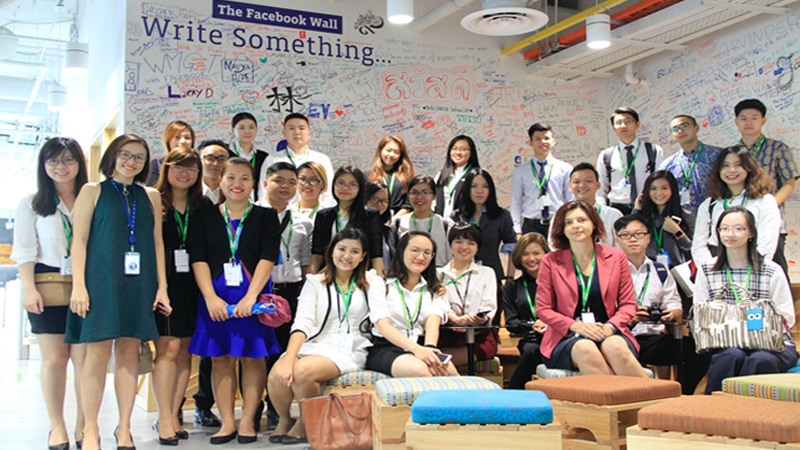 Chuyến tham quan Facebook Singapore của sinh viên ERC